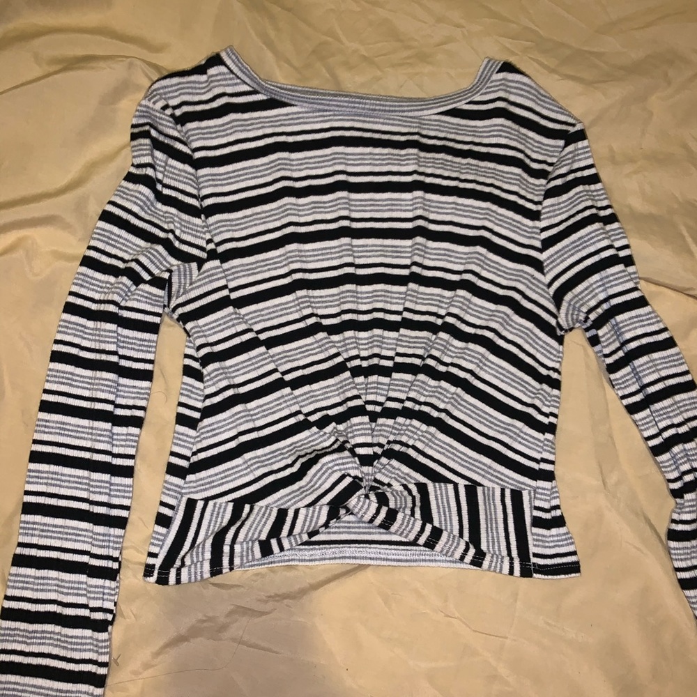 Long sleeve knitted striped crop top